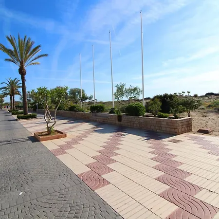 Global Properties, De 3 En Urbanizacion Cerca Del Mar Apartment